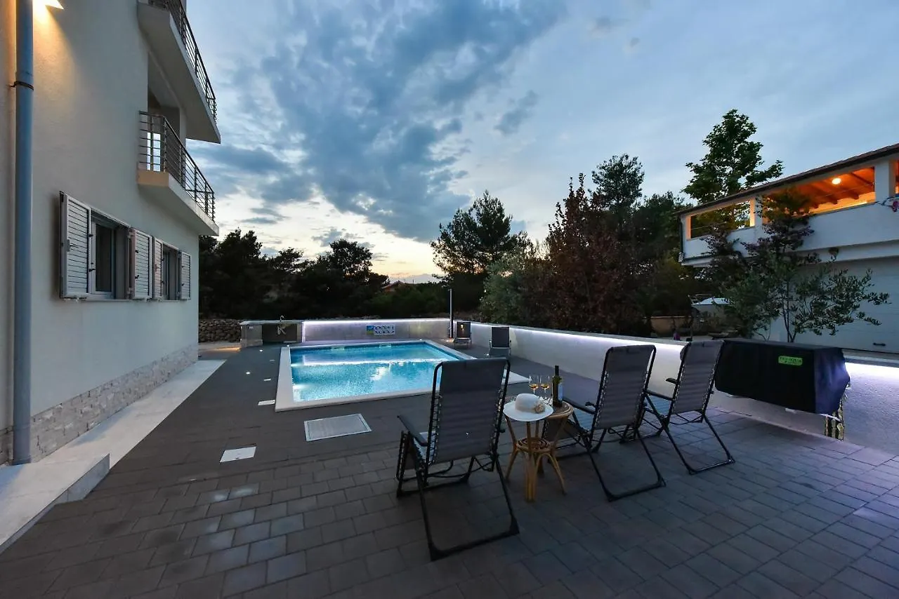 Apartment Apartmani Iva Vir