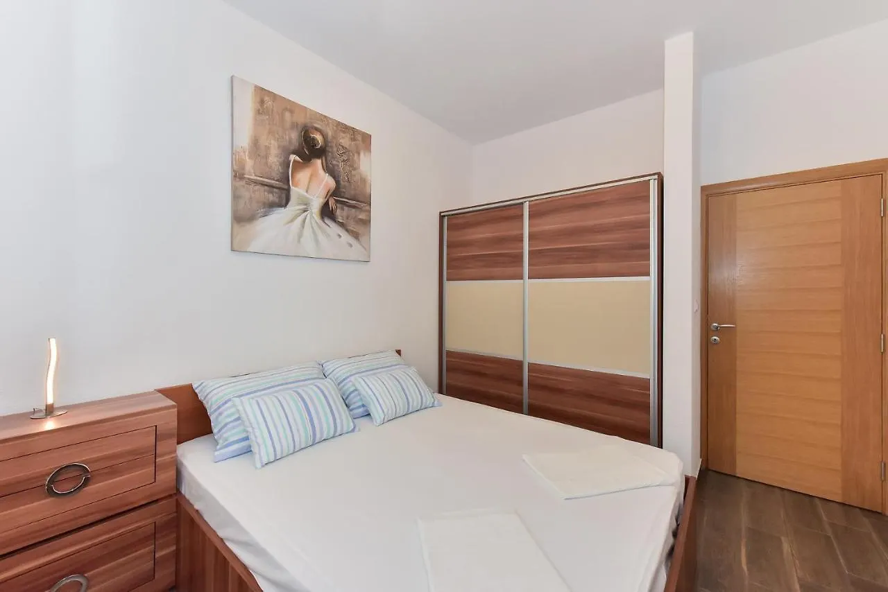 Apartmani Iva Vir